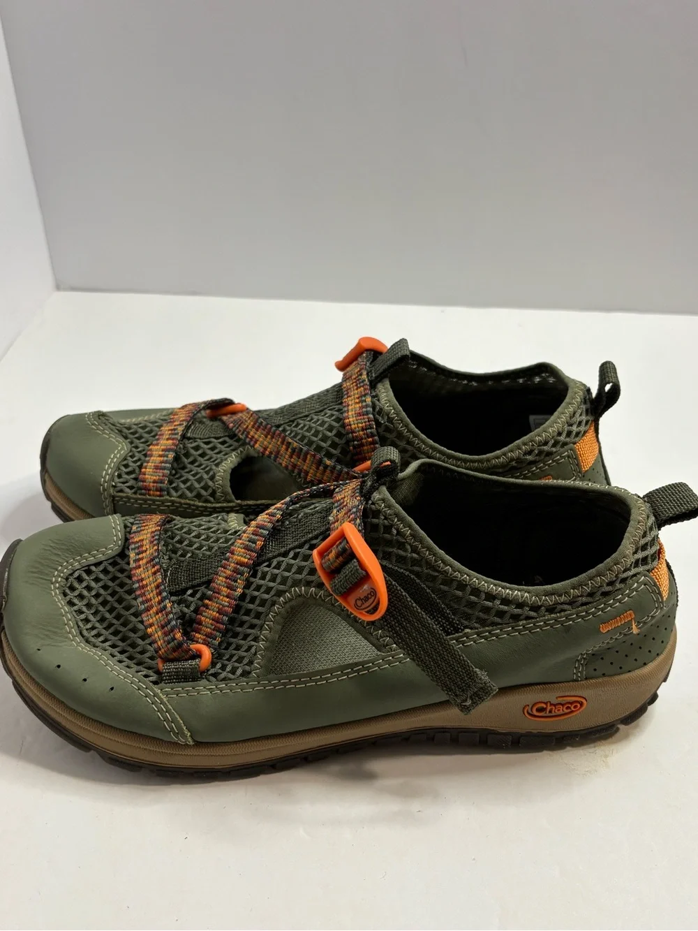 Chaco Olive Green Water Shoes with Orange-Accent Multicolor Straps Sz 5 VGUC